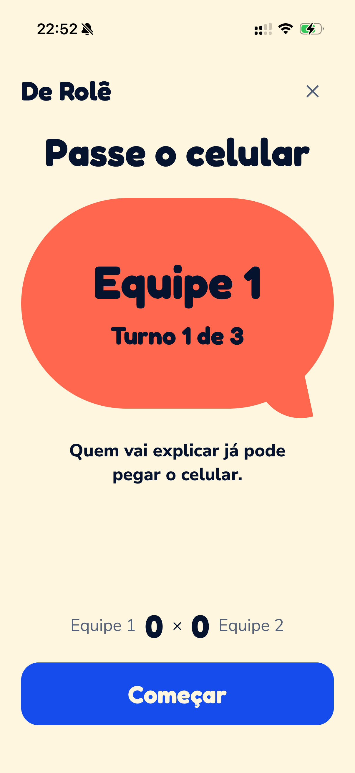 Tela Passe o celular, com a equipe da vez, turno e placar da partida.